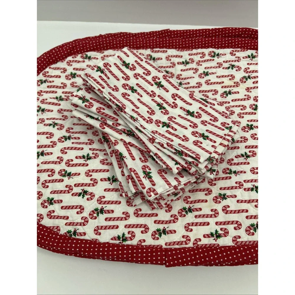 Christmas‎ Placemat And Napkin Set/24 Candy Cane Quilted Stains Vtg SKU 1229
